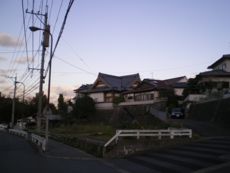 晩秋の夕刻に沈むその伽藍