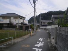 その伽藍の佇む東平尾―旧平尾村の一角の路地と天王山