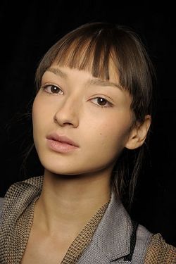 2009年度春季～マックスアズリアのショーの舞台裏にてブルーナ・テノリオ