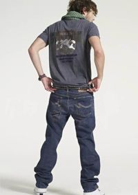 そのアイテムを身に着けた男